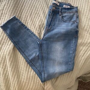Kensie Blue Skinny Jeans with Stretch and Skinny Leg